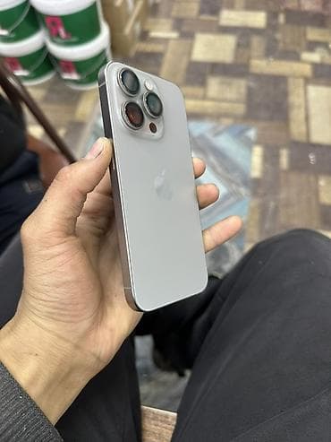 IPhone 15 Pro, Natural Titanium, 87 %