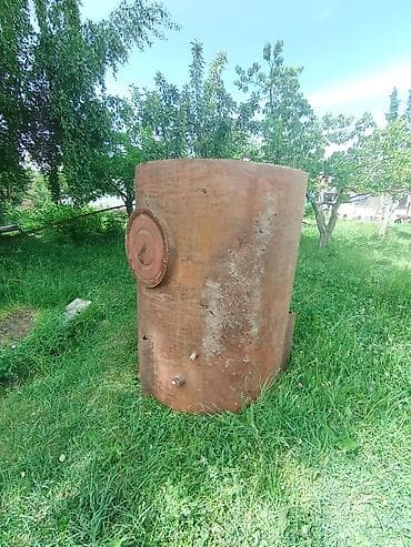 железный сундук: Металлическая цилиндрическая ёмкость/бак обьём примерно 1,5-2т - — 2
