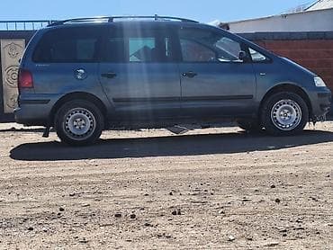 Volkswagen Sharan: 2002 г., 2 л, Механика, Бензин, Минивэн