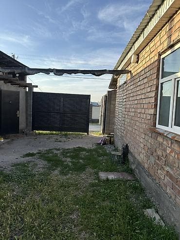 продаю дом кирком: Сдается Дом 🏠 на долгий срок только семейным Адрес: Ак ордо 3 не — 10