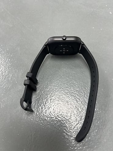 mi9 t pro: Смарт-часы с прямоугольным экраном и черным силиконовым ремешком — 1