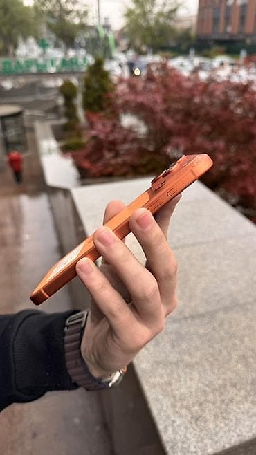 iphone se 2: IPhone 17 Pro Max, Б/у, 256 ГБ, Оранжевый, 100 % — 5