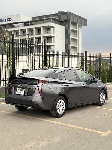 Транспорт: Toyota Prius: 2018 г., 1.8 л, Вариатор, Гибрид, Лифтбек — 4