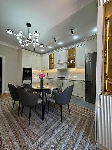 Квартиры: 4 комнаты, 130 м², Ак-Кеме (старый аэропорт) Элитка, 2 этаж, Дизайнерский ремонт — 1