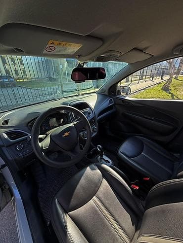 suzuki samurai: Chevrolet Spark: 2018 г., 1 л, Автомат, Бензин, Хэтчбэк — 3