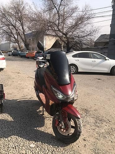 Макси-скутер 150 куб. см, Бензин, Б/у at lalafo.kg Макси-скутер 150 куб. см, Бензин, Б/у