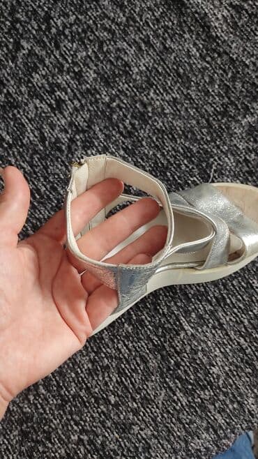 поставка для обуви: Ковер Б/у — 2