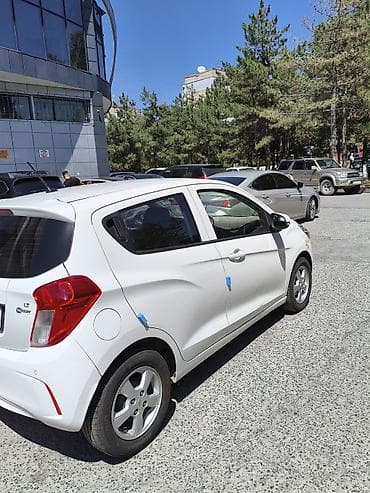 Продажа авто: Chevrolet Spark: 2017 г., 1 л, Автомат, Бензин, Хэтчбэк — 3