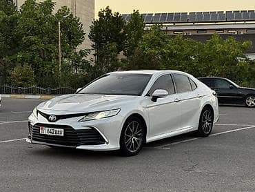 Унаа: Toyota Camry: 2022 г., 2.5 л, Вариатор, Гибрид, Седан — 1