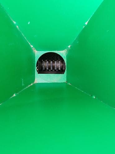 Өндүрүш үчүн жабдуулар: Дробилка ЗИМ новый! производительность 1,5 тонны в час. есть запасные — 5