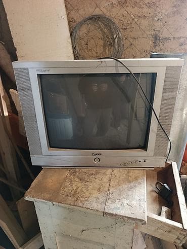 Телевизоры: Продам два ЭЛТ-телевизора с плоским экраном (Flat CRT): 1) LG — 1