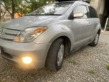 hyundai salaris: Toyota Ist: 2003 г., 1.3 л, Автомат, Газ, Хэтчбэк — 4