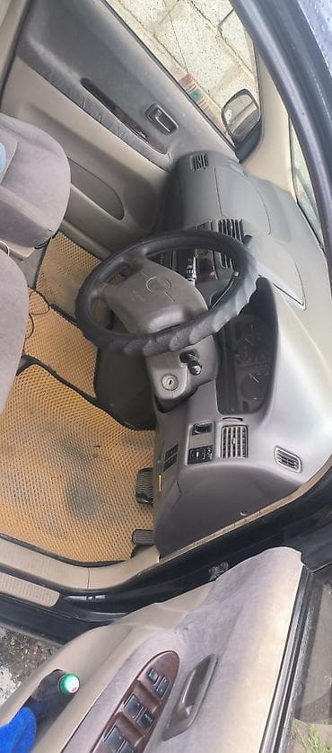 Продажа авто: Toyota Gaia: 2000 г., Автомат, Универсал — 3