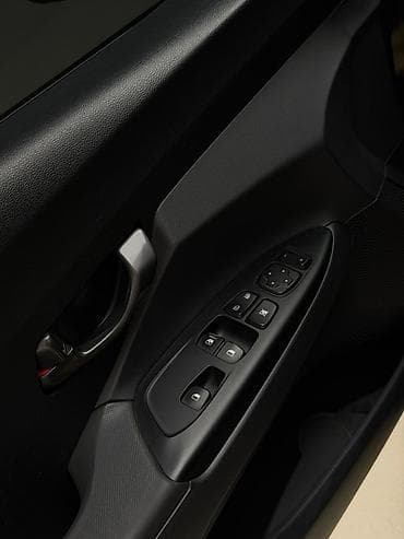 Продажа авто: Hyundai Veloster: 2020 г., 1.6 л, Ручные, Бензин, Хэтчбэк — 5