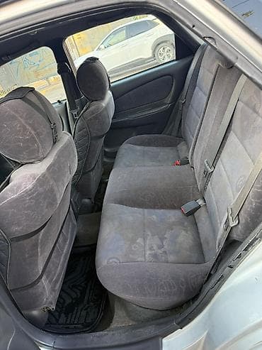 коробка сатылат: Toyota Corolla: 1999 г., 1.6 л, Кол менен иштөөчү, Бензин, Лифтбек — 7