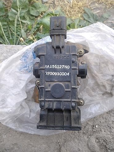 фит прибор: Митсубиси Лансер 1.5 год1990
воздухомер расходомер — 3