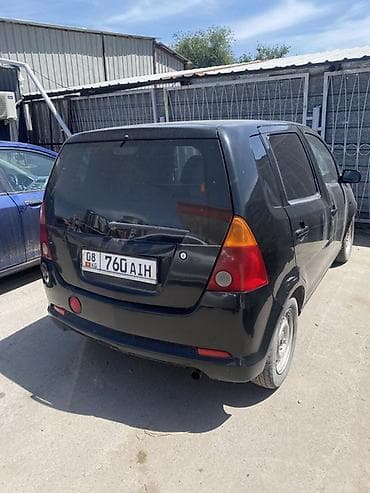 дайхацу юрв: Daihatsu YRV: 2002 г., 1.3 л, Механика, Бензин, Хэтчбэк — 1
