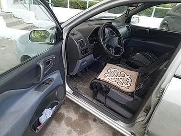 Транспорт: Mitsubishi Space Star: 2002 г., 1.6 л, Механика, Бензин, Минивэн — 5