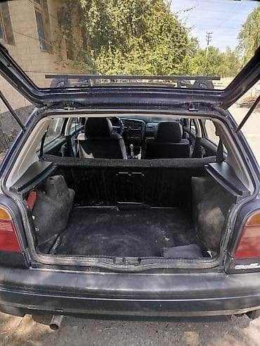 Продажа авто: Volkswagen Golf: 1993 г., Механика, Бензин, Хэтчбэк — 6