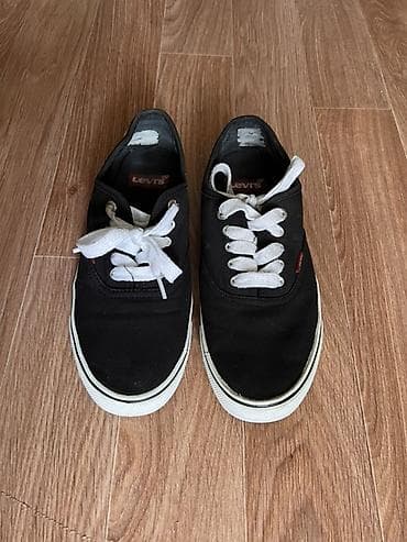 le 9: Кеды Levi’s низкие, черные. 41 размер
Длина стельки 27 см — 1