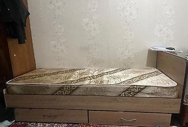 Две односпальные кровати с матрасом и выдвижными ящиками за 14 000