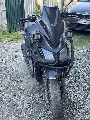 top riding: Скутер/мопед городского типа с внедорожным обвесом. Основные — 2