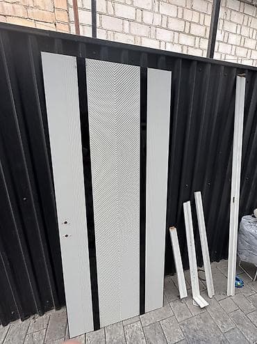 Продаю дверь 195х80 Двери 3 месяца, причина продажи бракованная, на 2