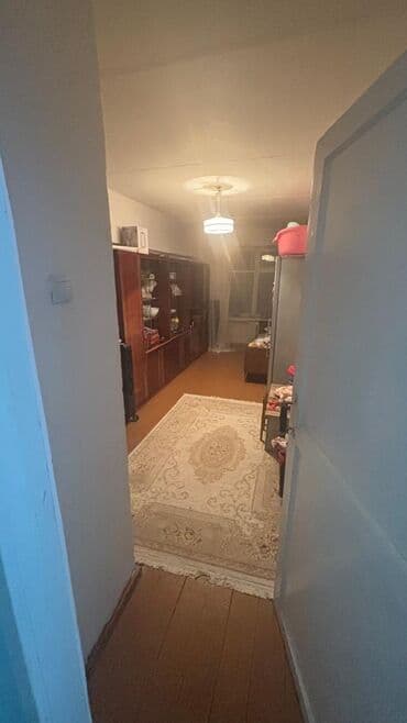 бишкек квартира 1 комнатная: 3 комнаты, 58 м², 104 серия, 3 этаж, Старый ремонт — 3