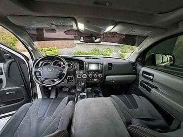 рядом речка: Toyota Sequoia: 2008 г., Автомат, Бензин, Внедорожник — 9