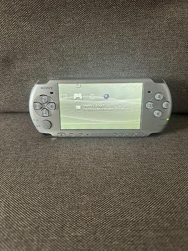 Видеоигры и приставки: PSP 3000 серебряная, идеальное состояние, усиленный аккум с крышкой — 3