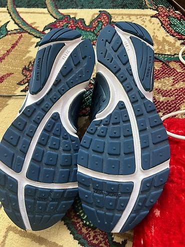 Кроссовки Nike (модель с плетёным верхом, логотип S на стельке) -