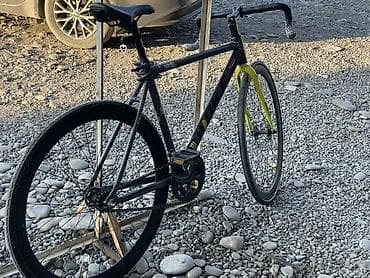 тракционый стол: Фикс-байк (fixie) с шоссейной посадкой и рулём «баран» — 2