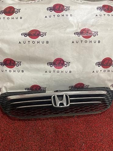 honda stream: Решетка радиатора Honda — 1