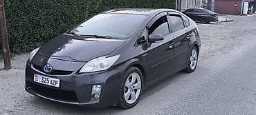 2011: Toyota Prius: 2011 г., Гибрид, Хэтчбэк — 2