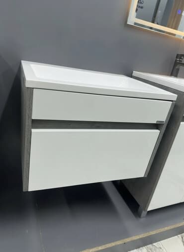 шкафчик для ванной комнаты: Жуунуучу бөлмө үчүн шкаф, Күзгүсүз — 1