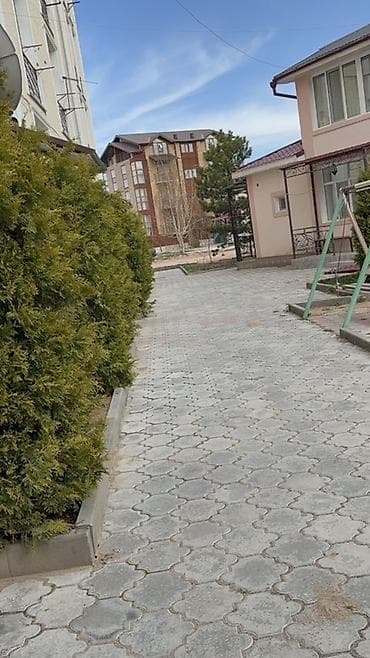 2 комнатая квартира: Квартира в ухоженной закрытой территорией. - Дом 3–4 этажа — 7