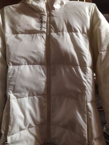 купить женский пуховик большого размера: Куртка женская,белого цвета. Практически новая, надевали несколько раз — 3