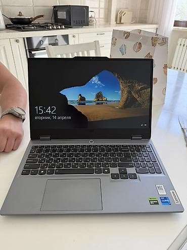 Игровой/производительный ноутбук Lenovo LOQ 15IRX9 Характеристики: -