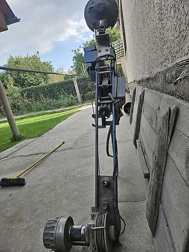 леб: Электрическая лебёдка/подъёмный механизм со шкивом и прожектором — 2