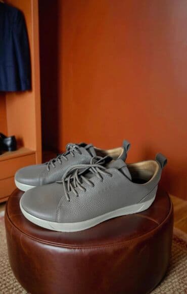 Мужские кроссовки, 43, Новый, цвет - Серый, Самовывоз
