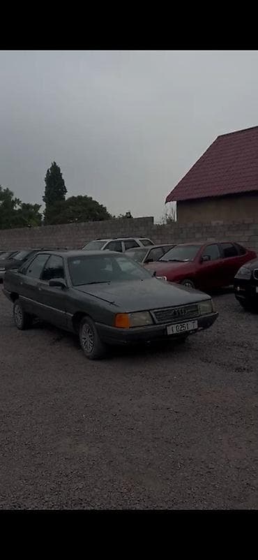 бу чехол: Audi 100: 1985 г., 1.8 л, Механика, Бензин, Седан — 1