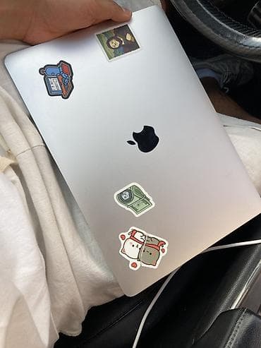 macbook mini: СРОЧНО! MacBook Air (серебристый) в коробке с комплектом, переходник 7 — 1