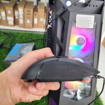 мышкы: Компьютерная мышь Logitech G502. Оснащена несколькими программируемыми — 8