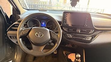 мотоцыкл хонда: Toyota C-HR: 2019 г., 2 л, Автомат, Бензин, Кроссовер — 4