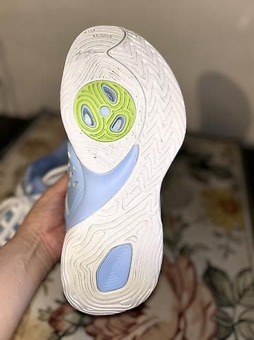 спортивная легкая куртка: Мужские кроссовки, 42, 43, Б/у, цвет - Голубой, Самовывоз — 3