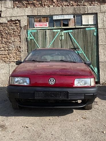Volkswagen Passat Variant: 1990 г., 2 л, Механика, Бензин, Универсал
