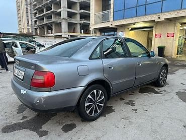 Audi A4: 1998 г., 1.8 л, Автомат, Бензин, Седан