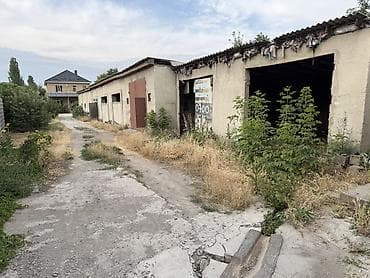 town: Сдается двухэтажный дом и склад в селе Новопокровка. Совмещение — 4