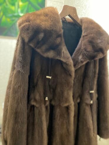 Спецодежда: Носили бережно,очень симпатичного кроя,виде колокольчика,воротник — 2