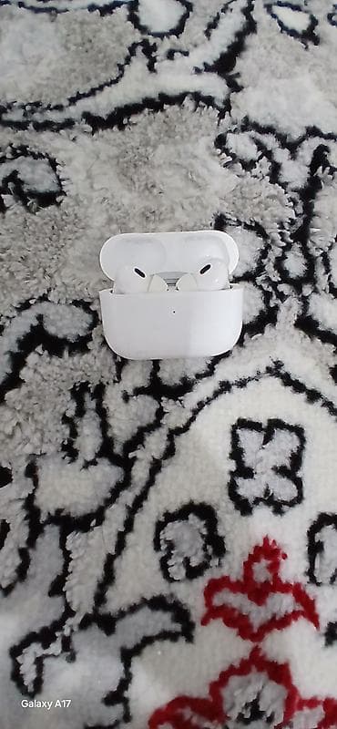 samsung fold3: AirPods Pro — 1500 сом Рабочие наушники, оба наушника и кейс — 4